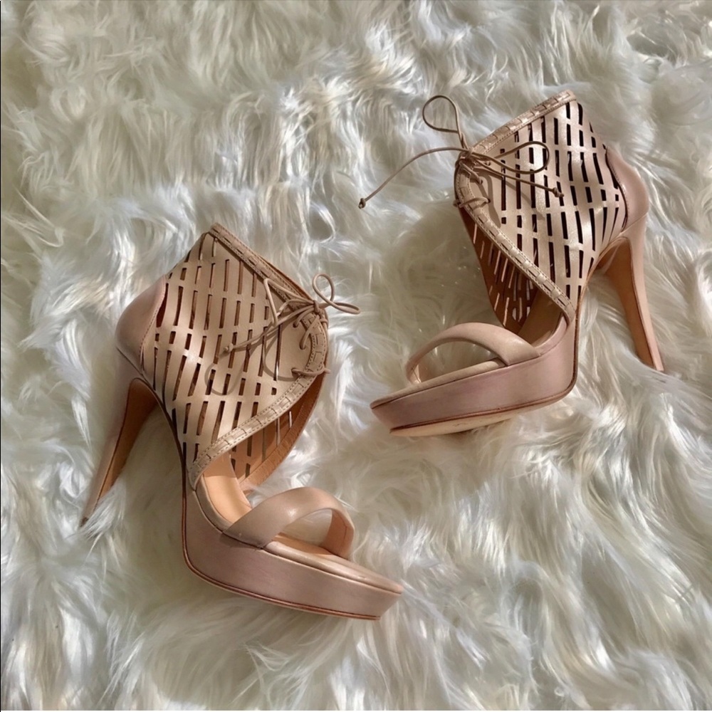 • Pour la Victoíre •Leather Lace Up Laser Cut Heel NEVER WORN